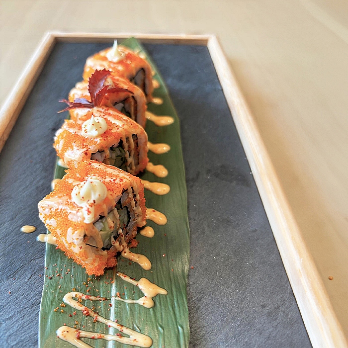 Bincho Sushi Roll Tobiko