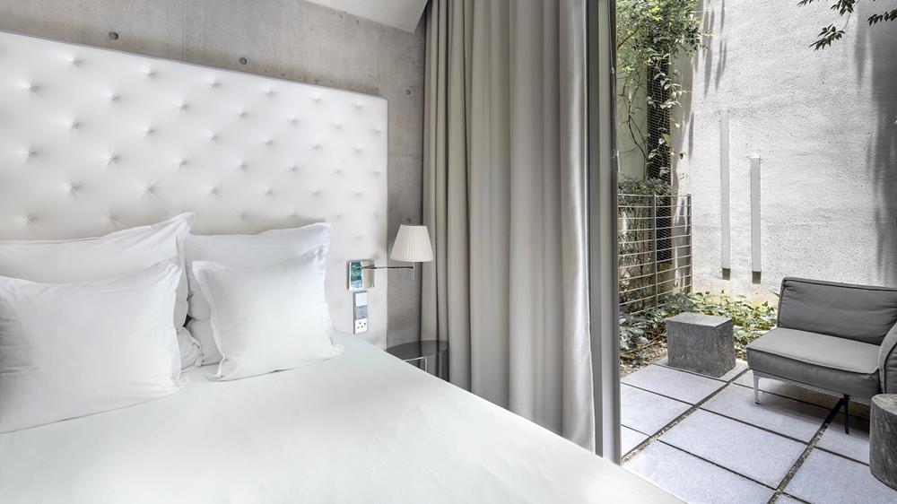 Alcove Terrace Room
