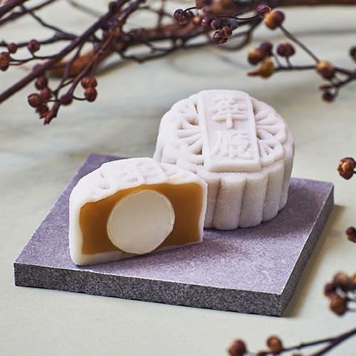 Snowskin Mooncake White Lotus with Champagne Ganache